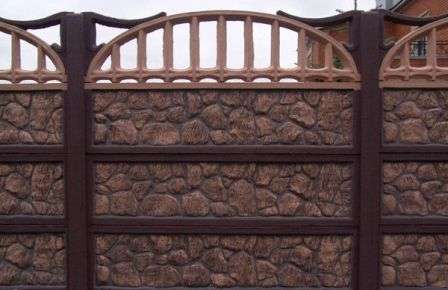 Как правильно установить бетонный забор своими руками