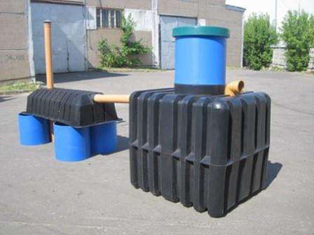 Чтобы сделать правильный выбор и не ошибиться, важно учитывать особенности своего участка и свои требования к оборудованию. Септик для частного дома — решение многих проблем и основная деталь в создании комфортного, уютного проживания.