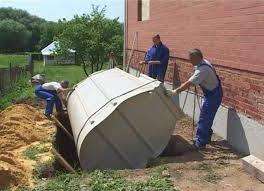 Чтобы сделать правильный выбор и не ошибиться, важно учитывать особенности своего участка и свои требования к оборудованию. Септик для частного дома — решение многих проблем и основная деталь в создании комфортного, уютного проживания.