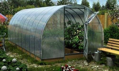 как расположить теплицу на участке по сторонам света